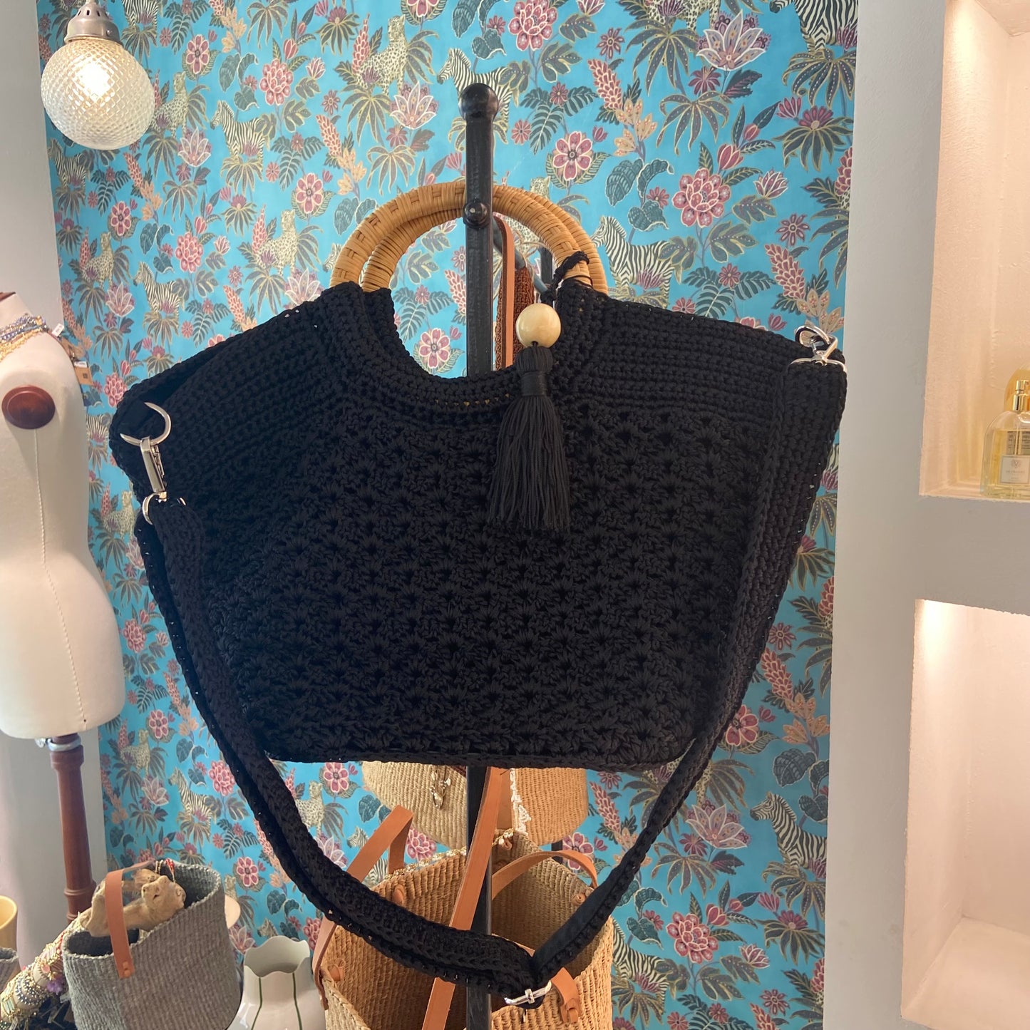 New crochet, black