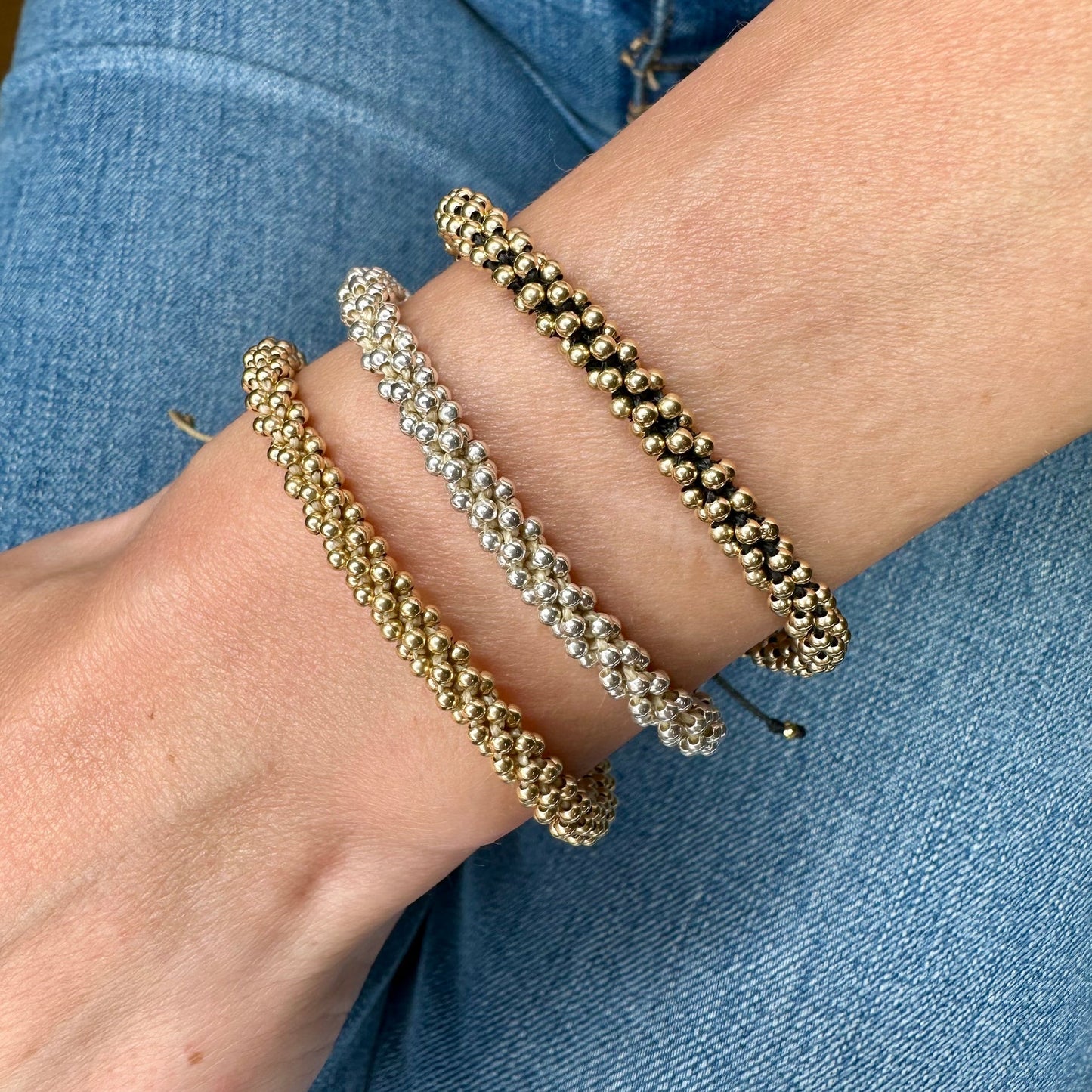 Bracciale intrecciato e perline