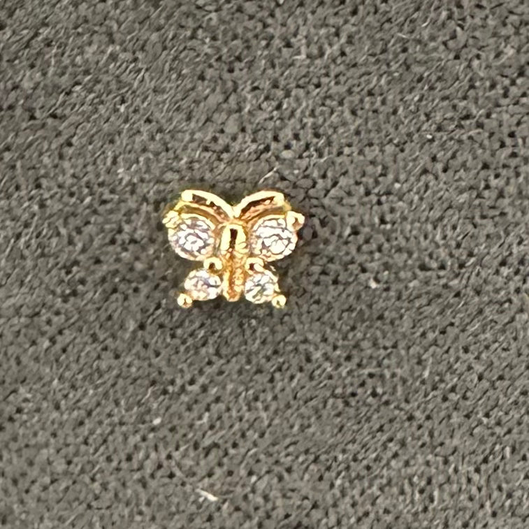 orecchini piercing zag con farfalla di zirconi bianchi