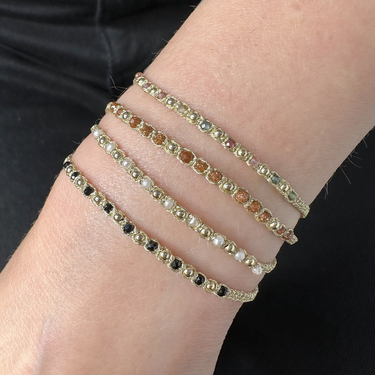 Bracciale intrecciato perline