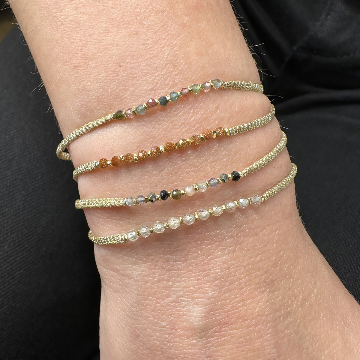 Bracciale intrecciato perline