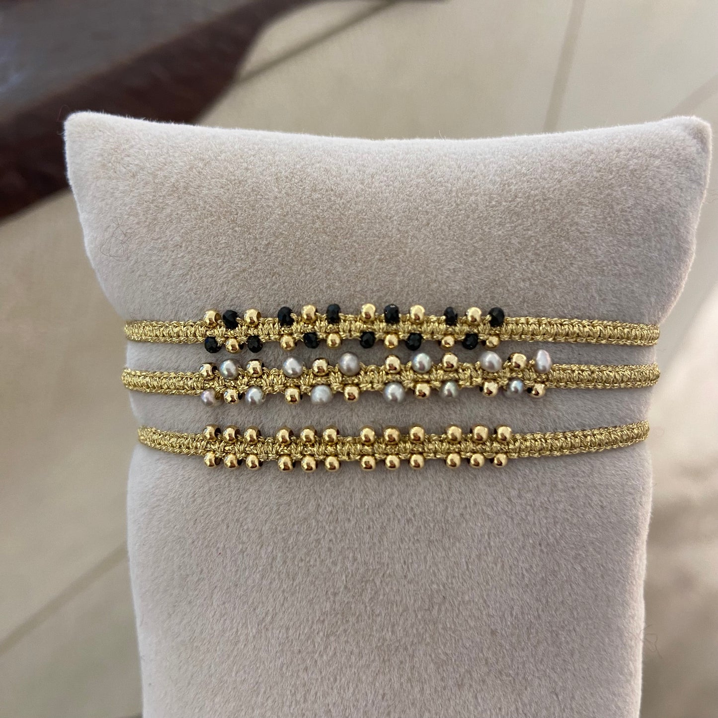 BRACCIALE FILO ORO E DOPPIA FILA DI PERLINE