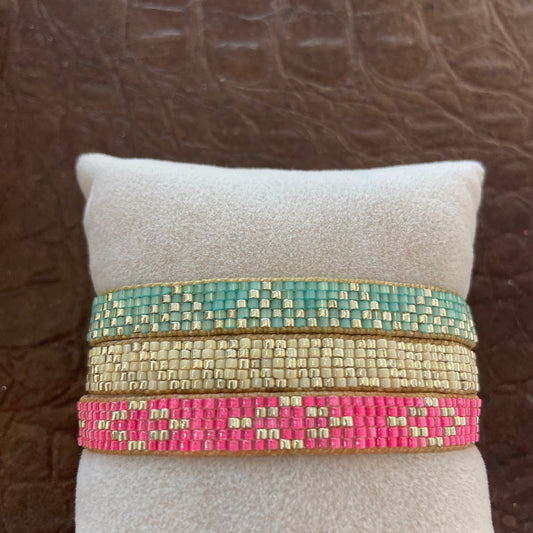BRACCIALE FASCIA ALTA CON FILE DI PERLINE COLORATE