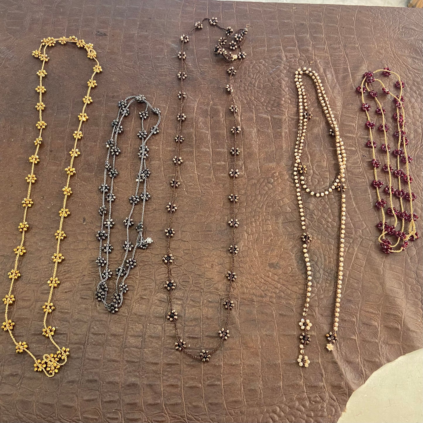 Collana Margherite perline piccole filo lurex, lunga