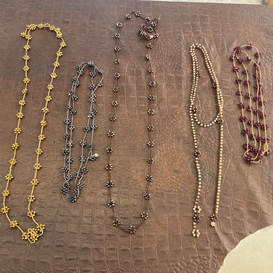 Collana Margherite perline piccole filo lurex, lunga