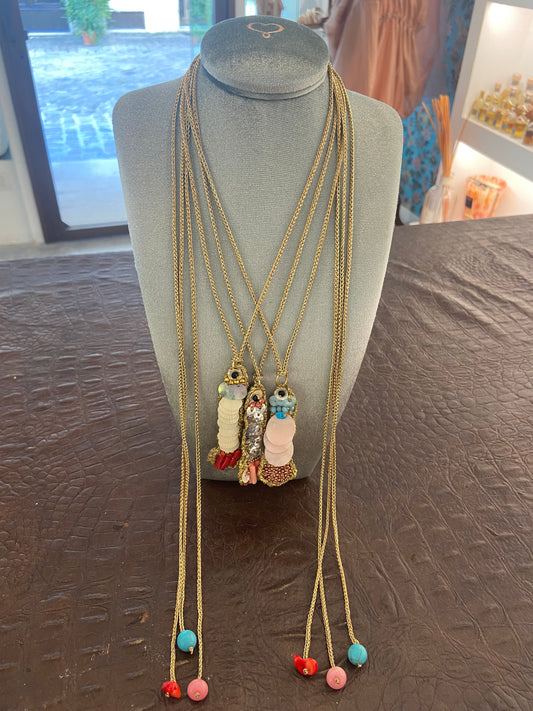Collana All'uncinetto con ciondolo Sardina