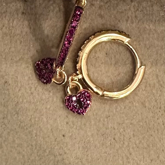 COPPIA DI ORECCHINI CON CUORE PENDENTE CON ZIRCONI ROSA IN ARGENTO BAGNO ORO