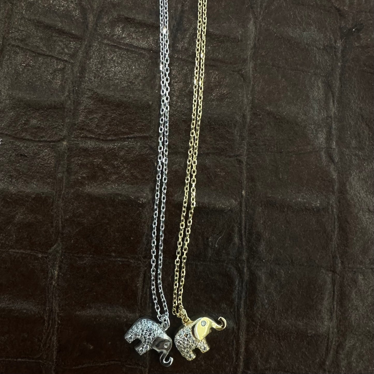 collana elefante con zirconi bianchi finitura argento e catena